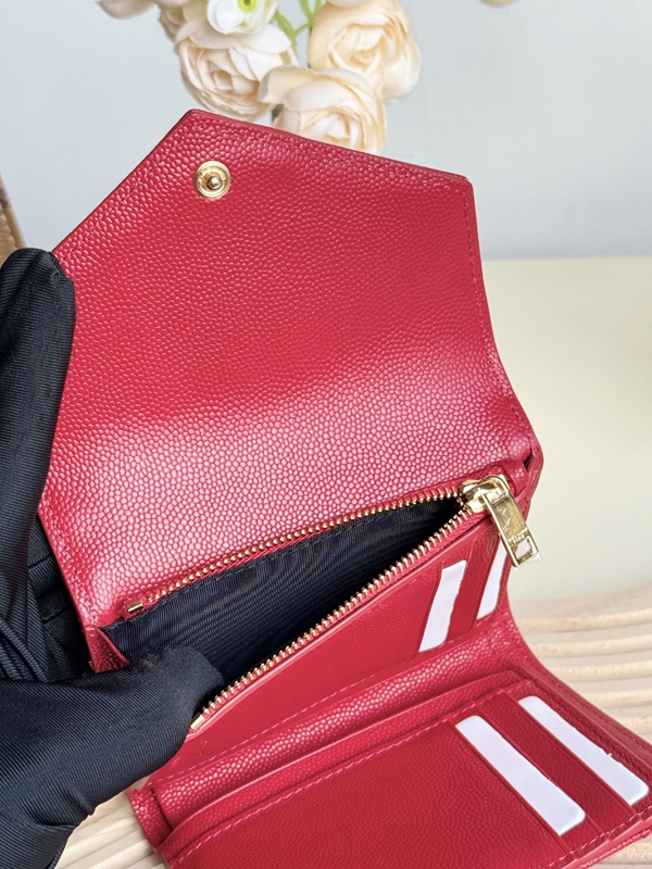 イヴサンローラン財布全体デザイン